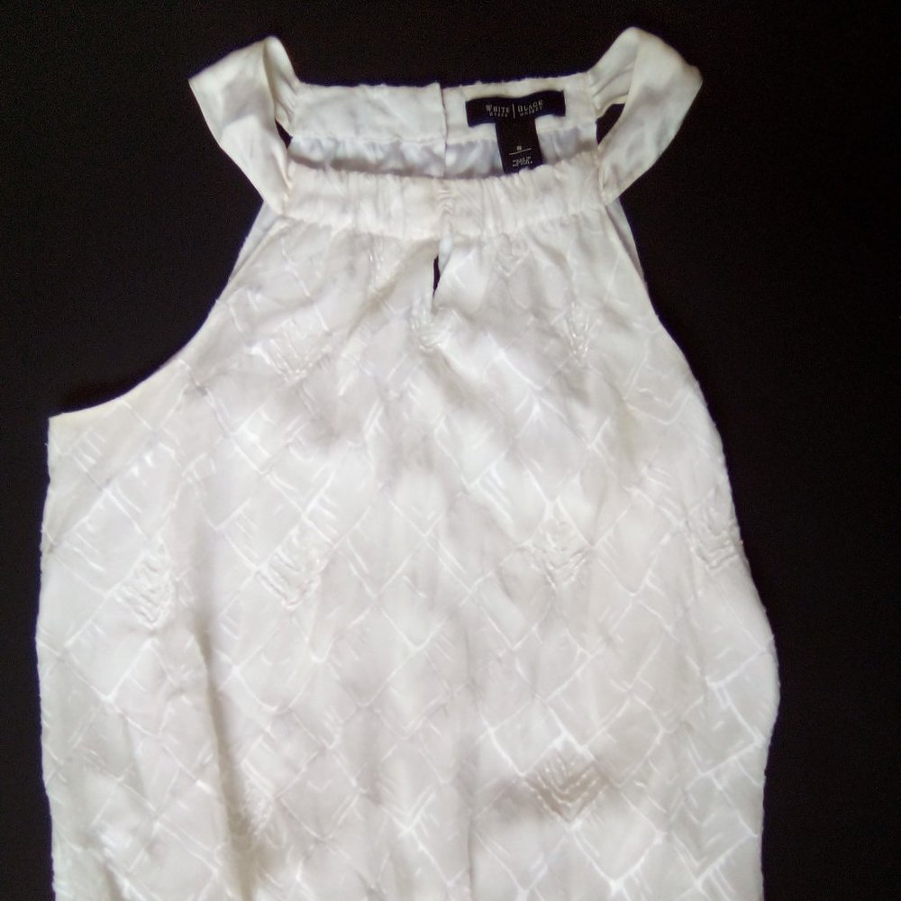 Women's small white house black market top